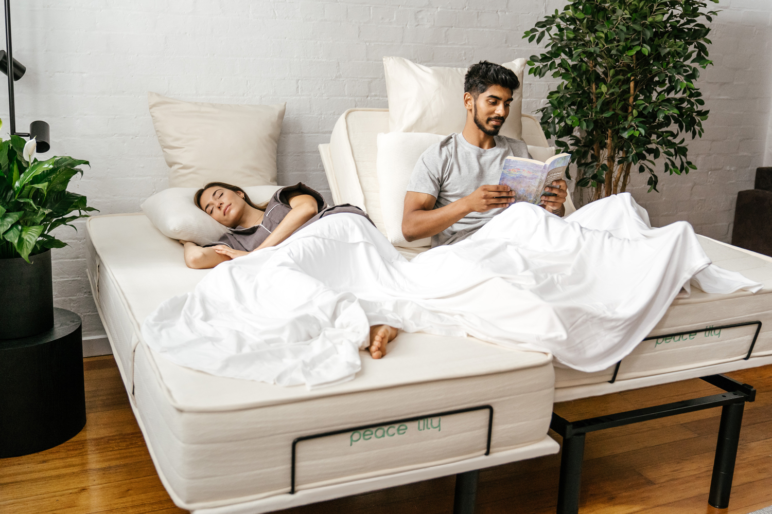 Peace lily Adjustable Bed